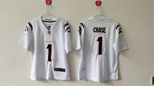 Women%27s Cincinnati Bengals #1 Ja%27Marr Chase White Vapor Stitched Jersey->women nfl jersey->Women Jersey